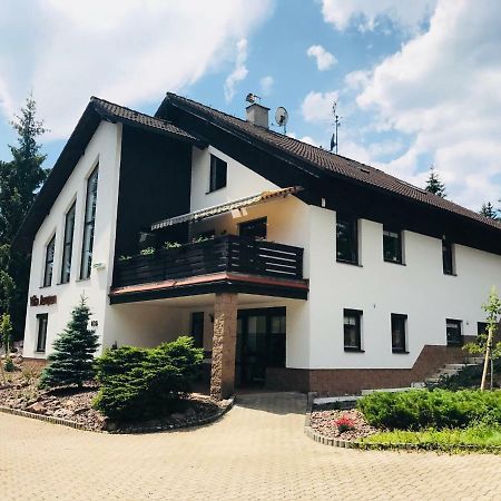 Vila Jensen Гаррахов Екстер'єр фото